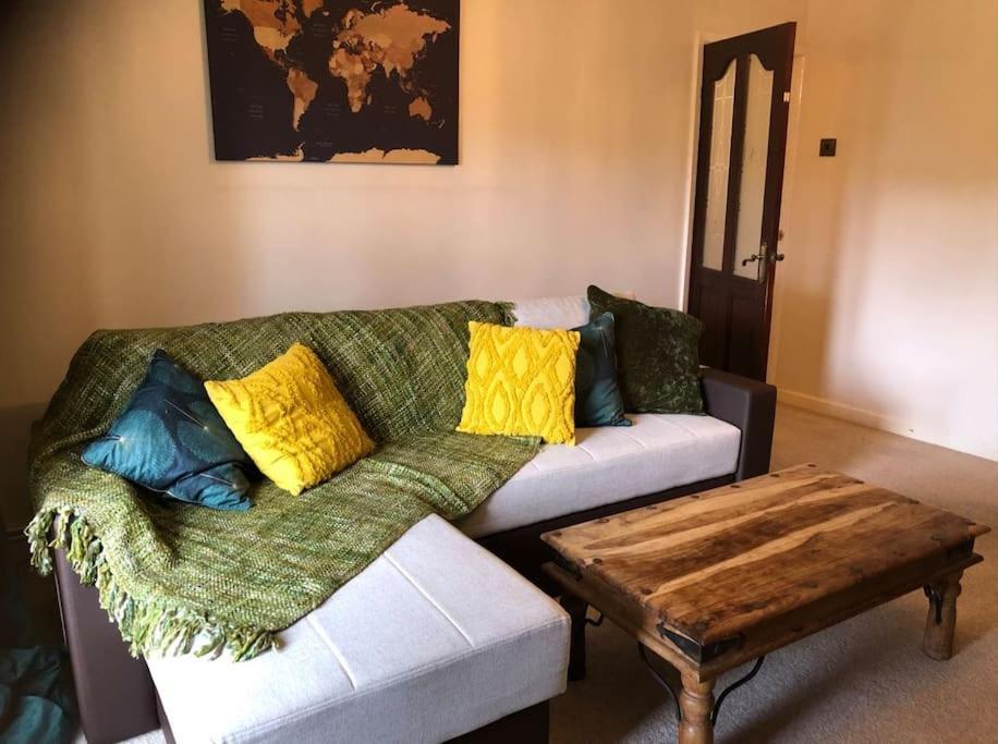 Lovely One-Bed Condo With Free Parking On Premises Sunderland  Exterior foto